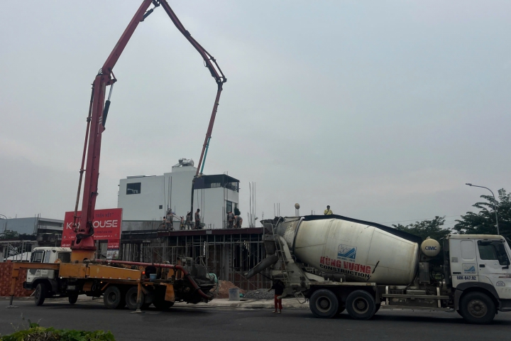 Tại sao nên sử dụng máy bơm bê tông để tiết kiệm thời gian và công sức?