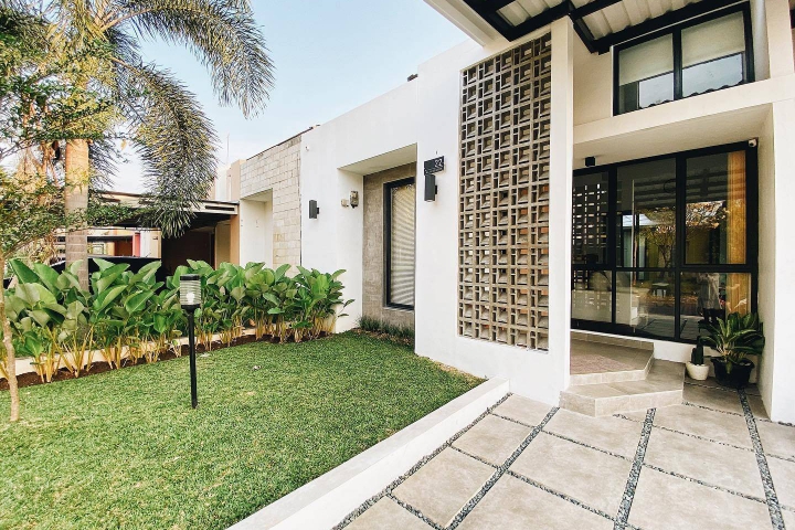 Bí quyết chọn gạch sân vườn 50×50 đẹp bền & hợp túi tiền 2026